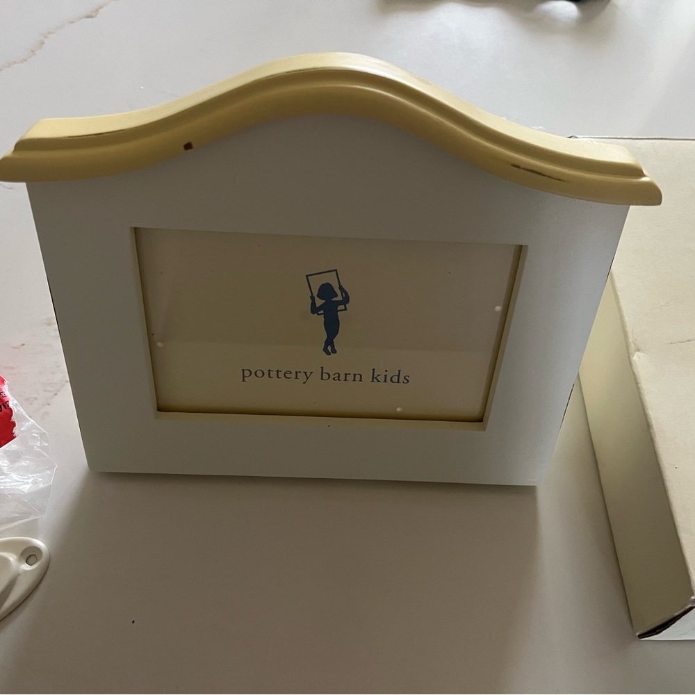 Pottery Barn Kids Frame - Picture 3 of 6